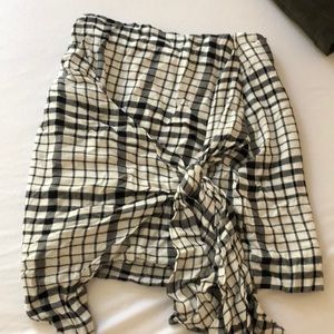 Black and white stripped skirt